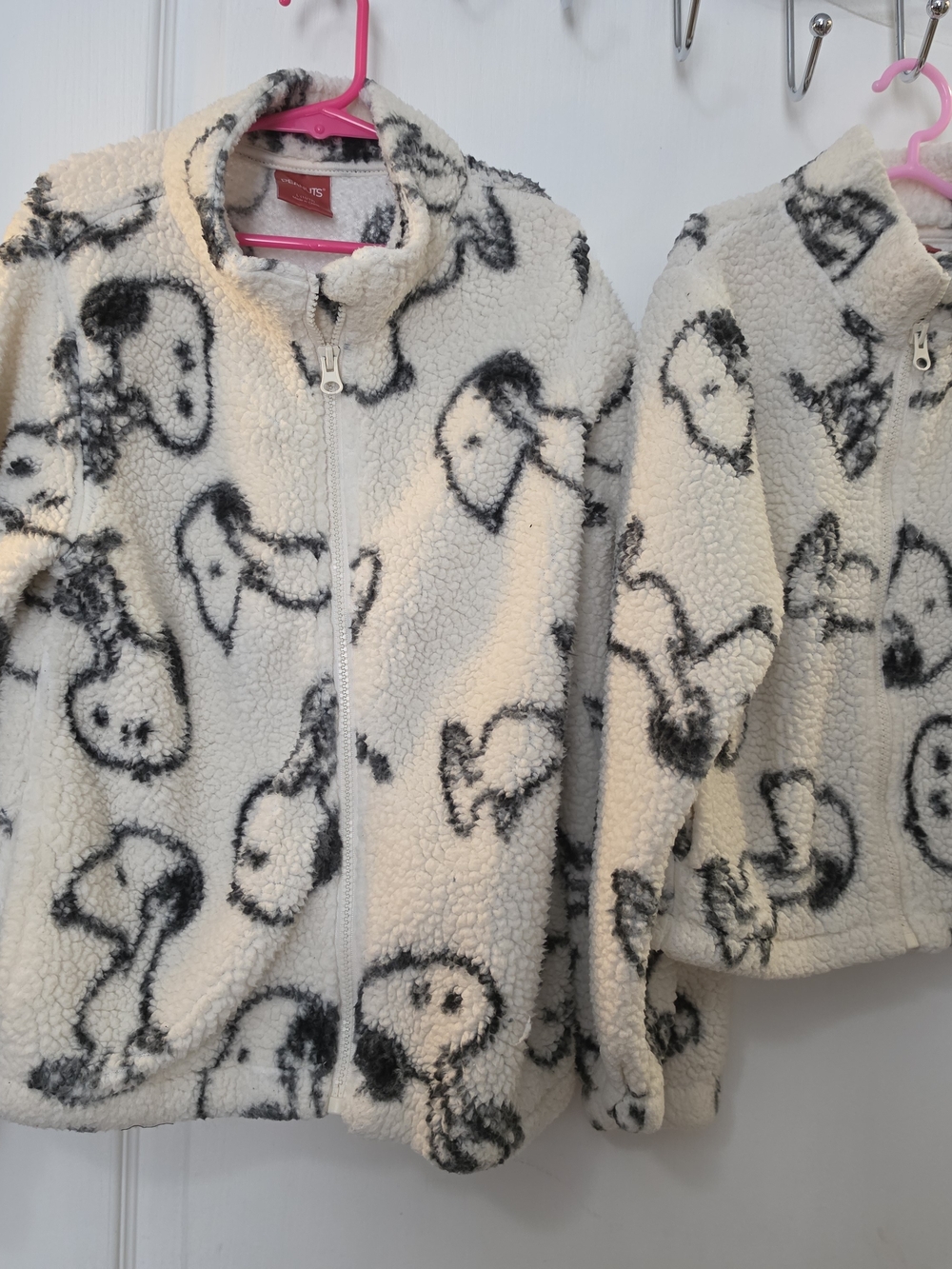 Peanuts Cream Sherpa Jacket with Black Character Accents